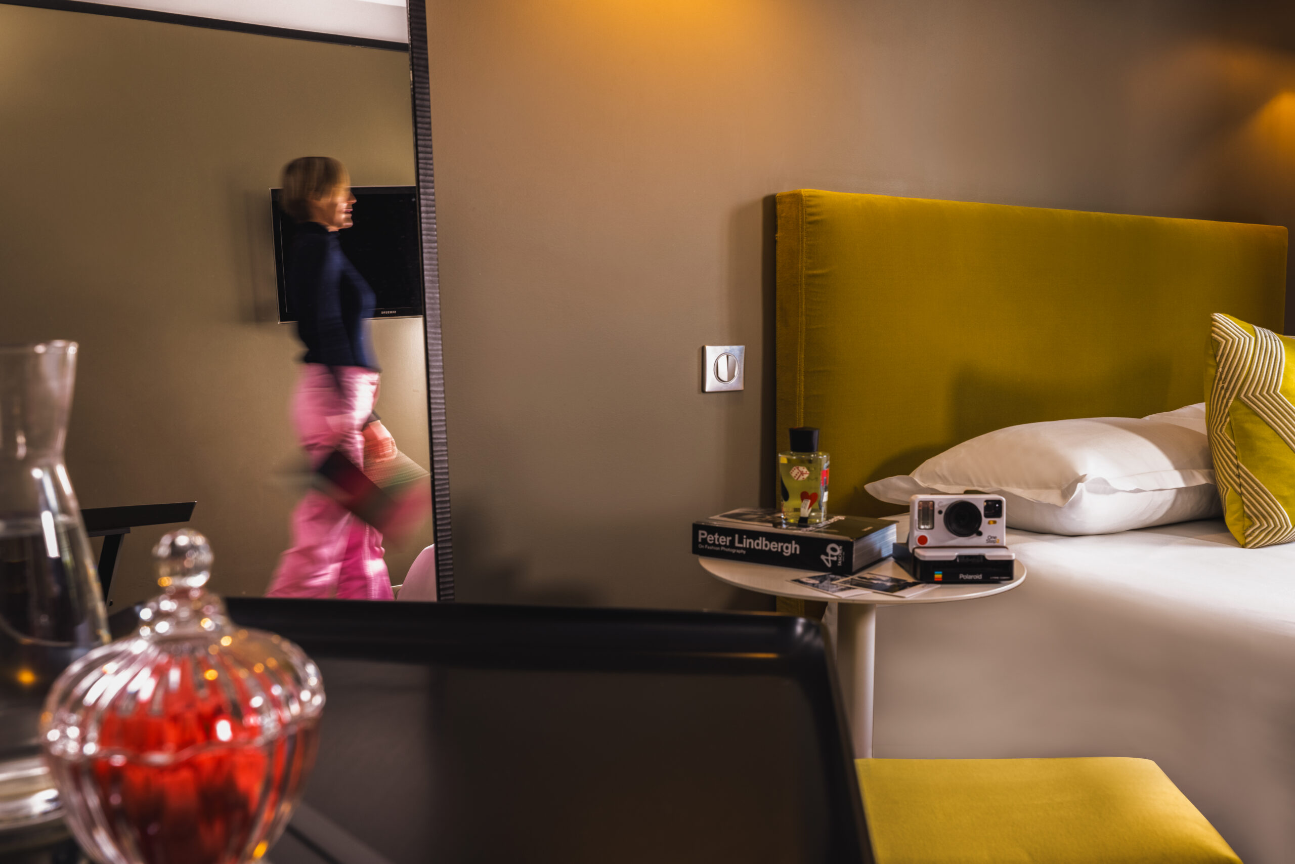 Chambre Double Supérieure avec Terrasse, un espace privilégié qui vous offre un confort exceptionnel et un cadre enchanteur pour votre séjour à Nantes.