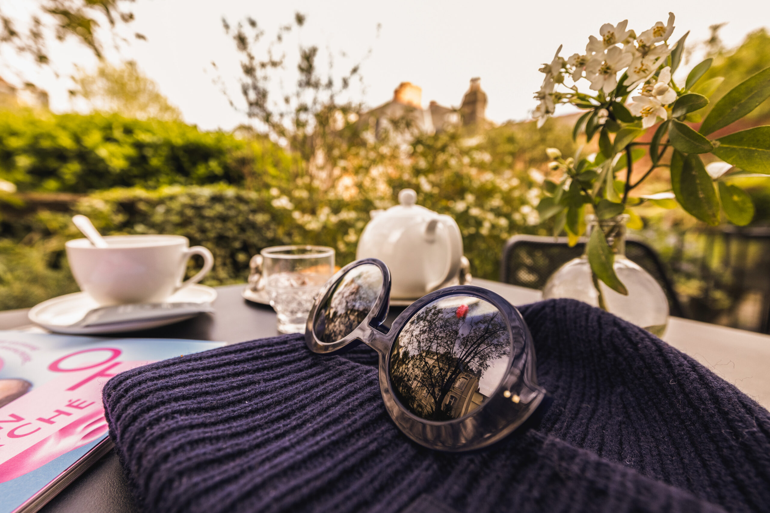 Chambre Double Supérieure avec Terrasse, un espace privilégié qui vous offre un confort exceptionnel et un cadre enchanteur pour votre séjour à Nantes.
