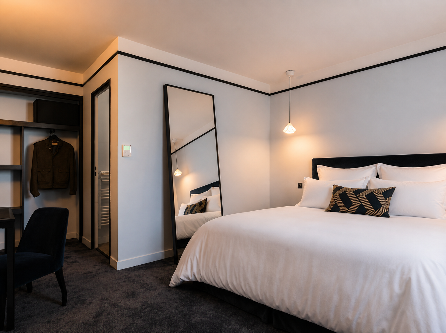 Chambre Deluxe côté jardin à Nantes. Située dans un cadre privilégié, cette chambre spacieuse et raffinée offre une expérience unique pour les voyageurs en quête de bien-être et de raffinement.