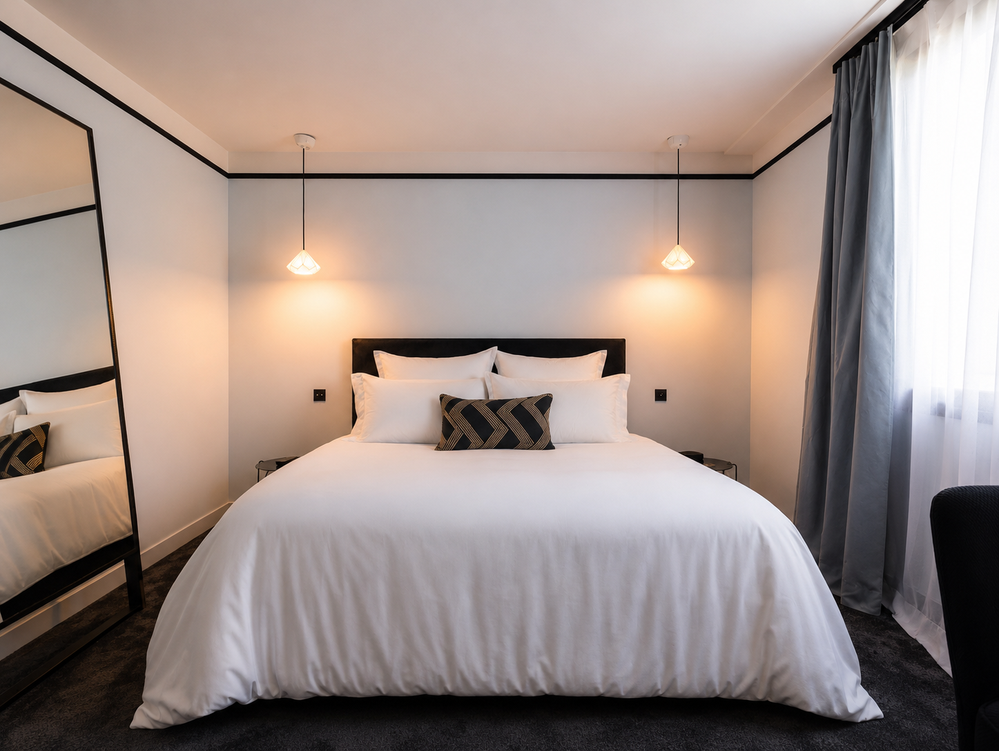 Chambre Deluxe côté jardin à Nantes. Située dans un cadre privilégié, cette chambre spacieuse et raffinée offre une expérience unique pour les voyageurs en quête de bien-être et de raffinement.