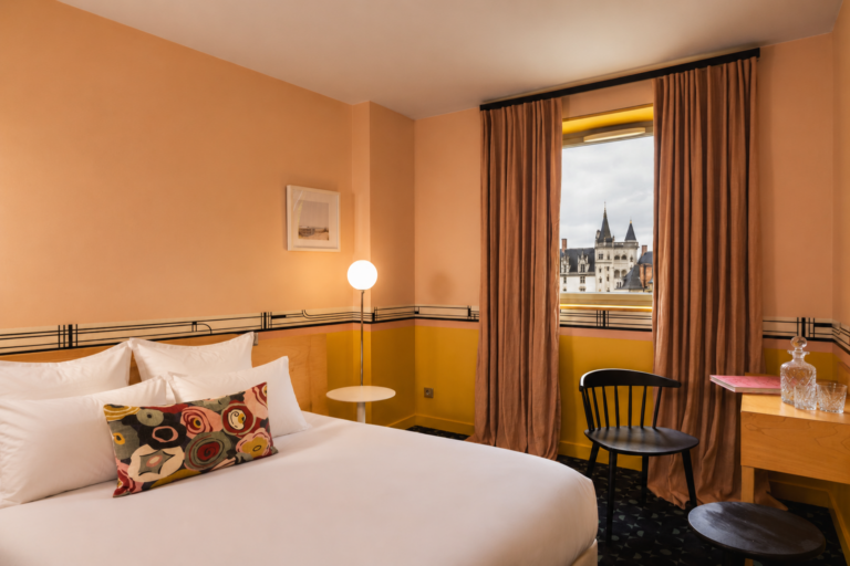 Chambre supérieur double vue sur le château à Nantes
